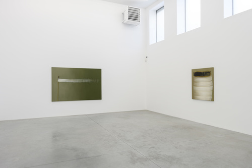 The single brushstroke as a horizon between heaven and earth - Installation view