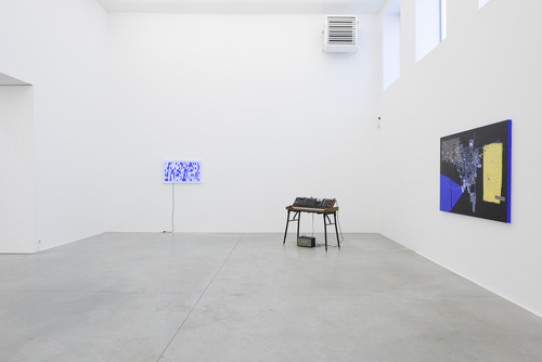 low fixed media show - 