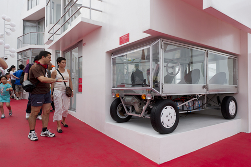 John Körmeling - De Vierkante Auto (The Square Car)