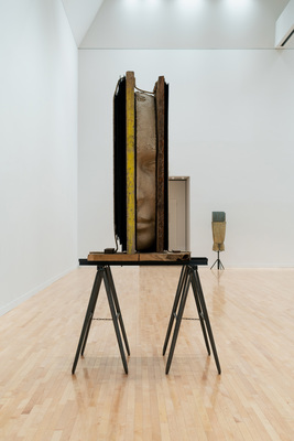 The Absence of Mark Manders - Installation view