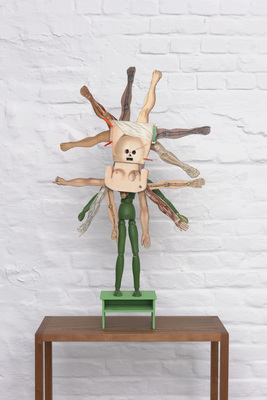 Le Monde à l'Envers - Maquette: Le monde à l'envers (Scale Model: The World Upside Down)