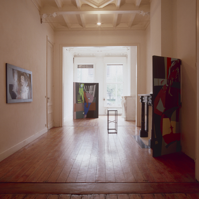 Met Onderandere Een Hard Lichaam - installation view