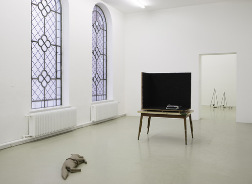 The Absence of Mark Manders - Installation view
