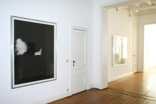 Dunkles Zimmer - Johannes Kahrs - Installation view