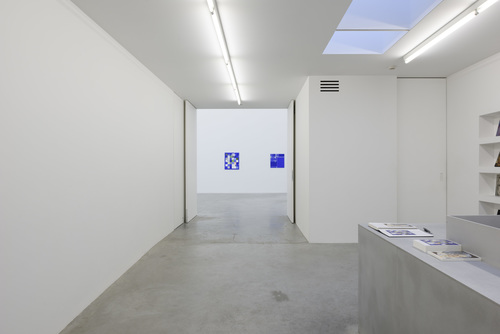 low fixed media show - 