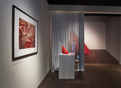 Man Ray en mode - Installation view Martin Margiela