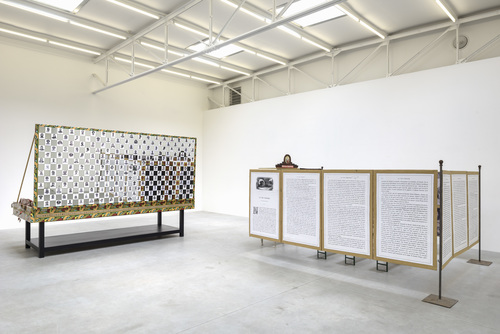 Les Loques de Chagrin - Installation view